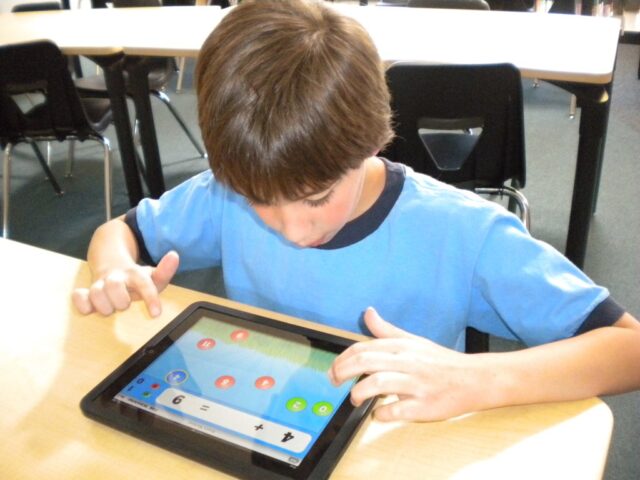 NiñoAprendizajeIPad-IPad para niños
